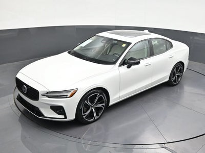 2024 Volvo S60 B5 Plus Dark Theme