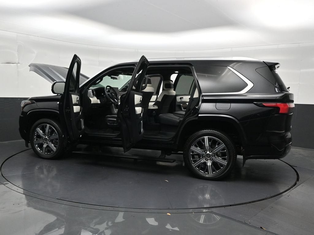 2024 Toyota Sequoia SR5