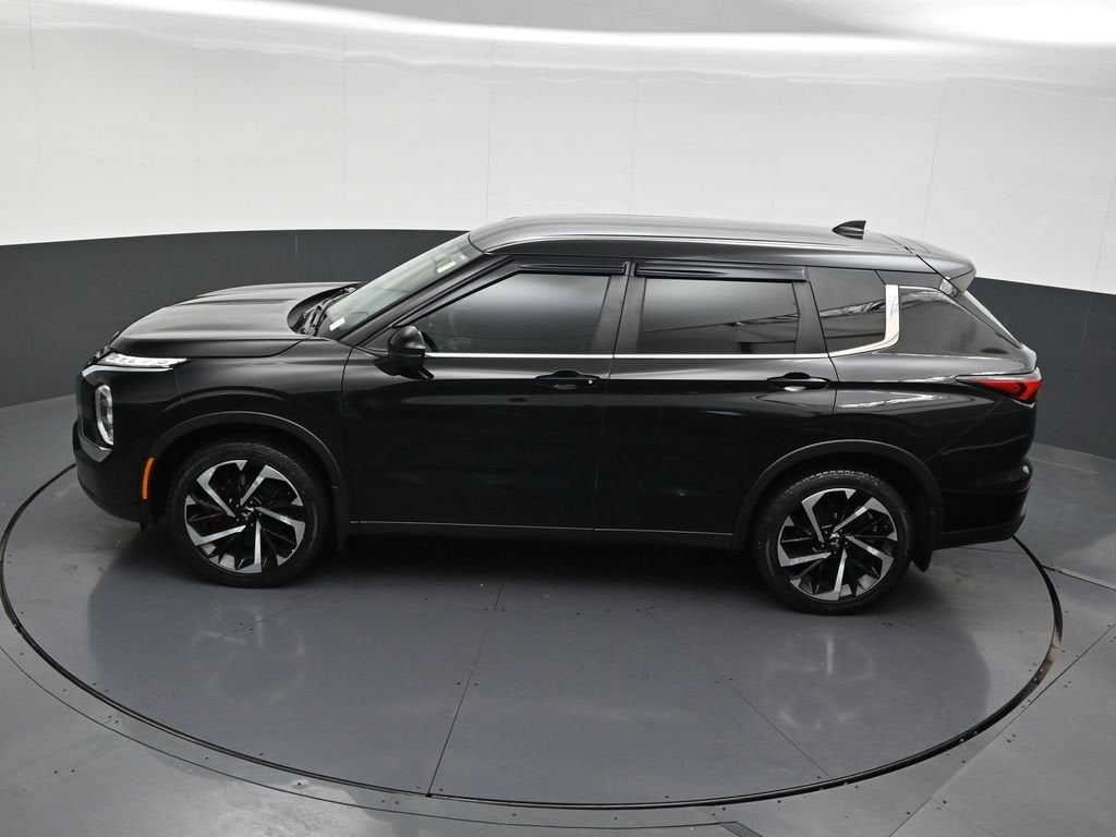 2022 Mitsubishi Outlander ES