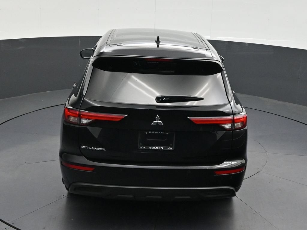 2022 Mitsubishi Outlander ES
