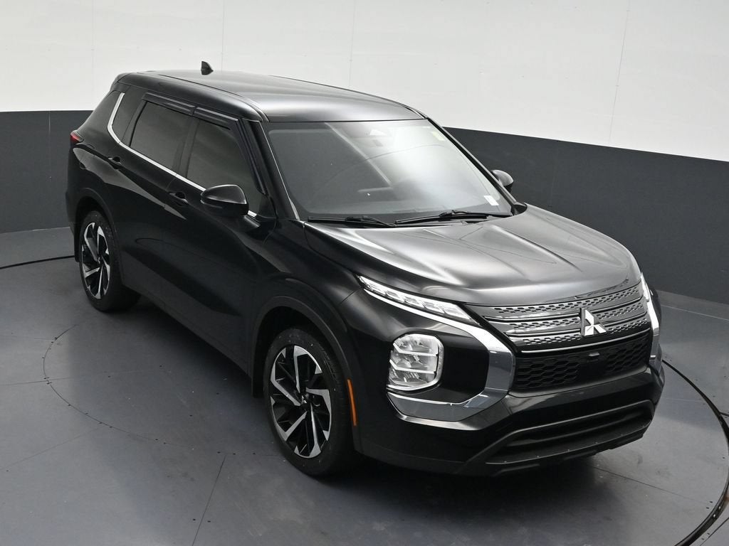 2022 Mitsubishi Outlander ES