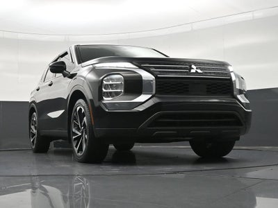 2022 Mitsubishi Outlander ES