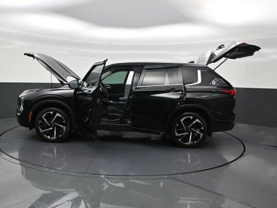 2022 Mitsubishi Outlander ES