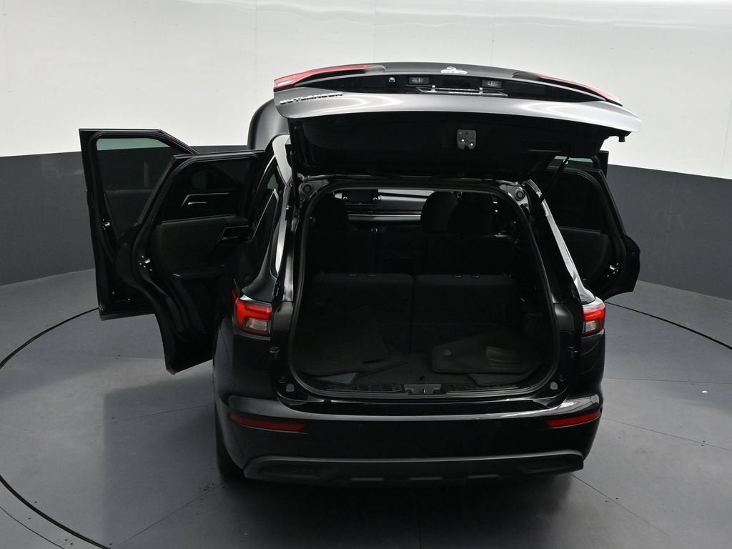 2022 Mitsubishi Outlander ES