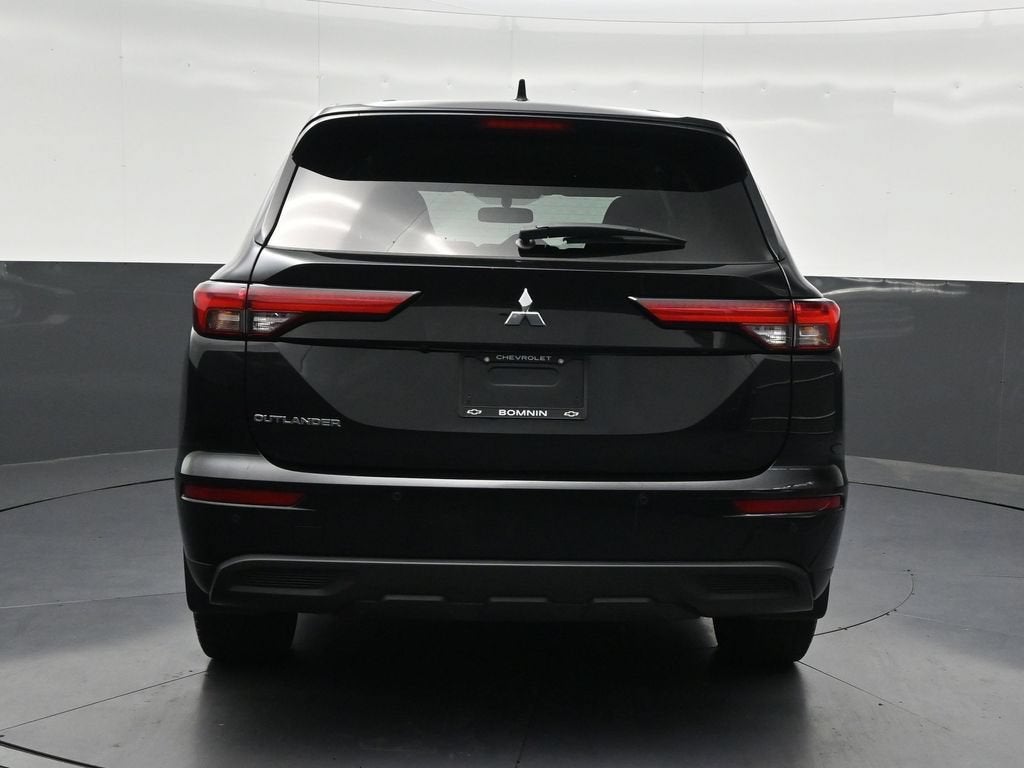 2022 Mitsubishi Outlander ES