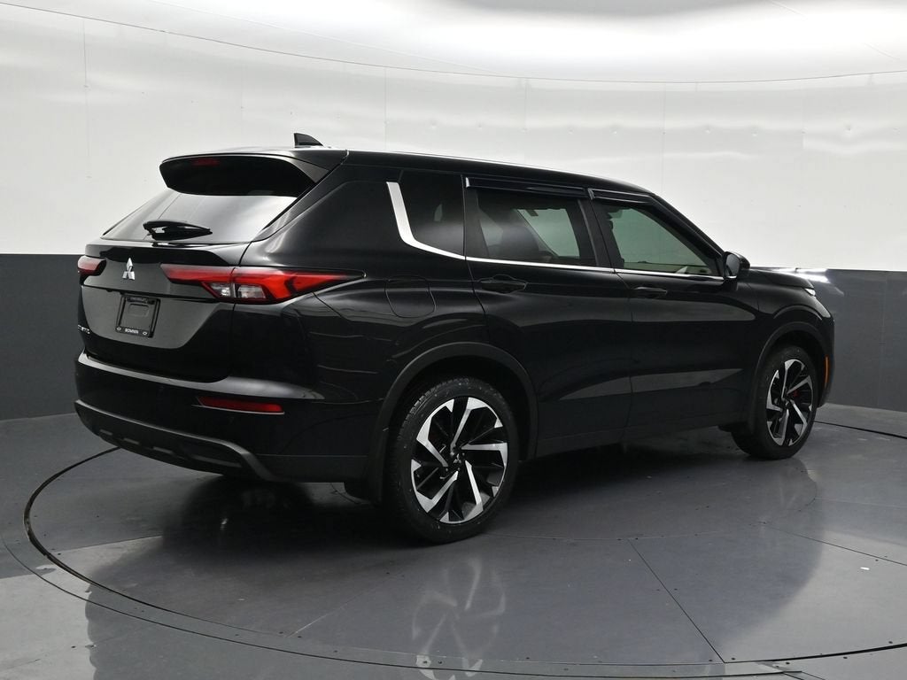 2022 Mitsubishi Outlander ES