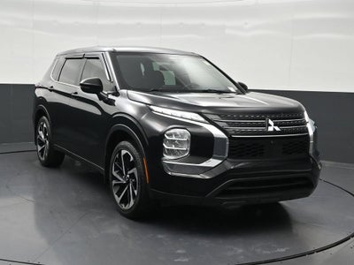 2022 Mitsubishi Outlander ES