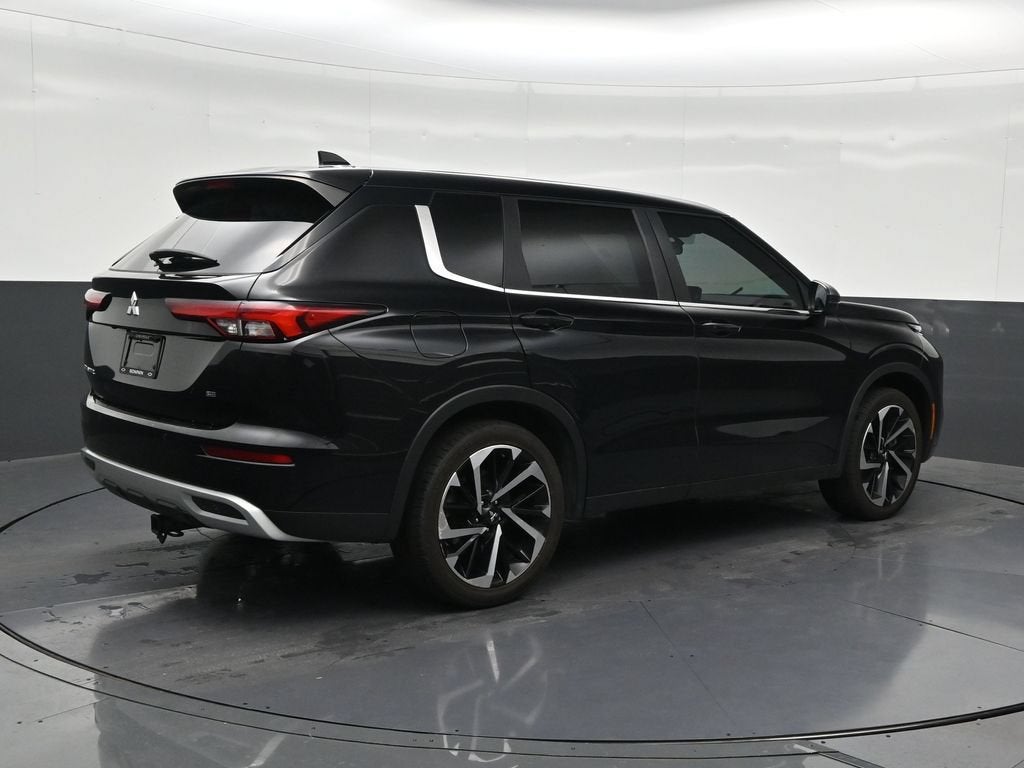 2022 Mitsubishi Outlander SE