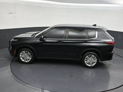 2024 Mitsubishi Outlander ES