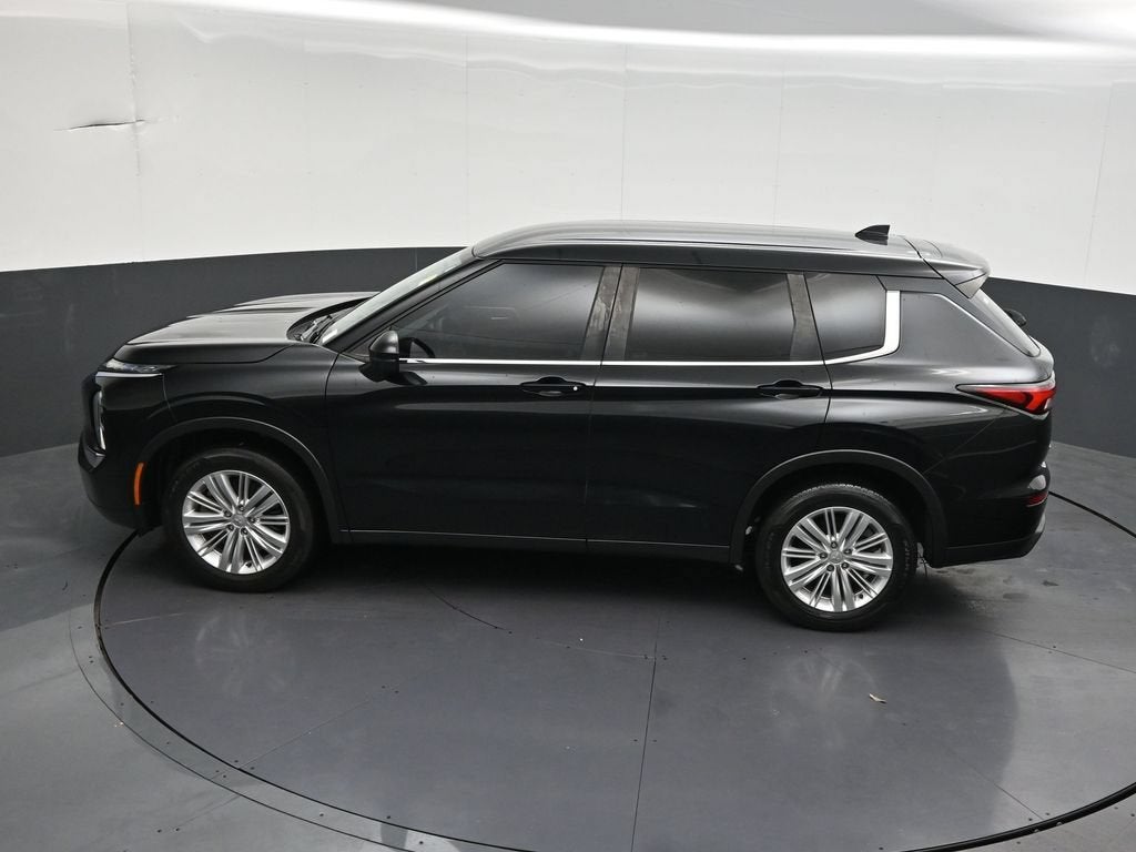2024 Mitsubishi Outlander ES