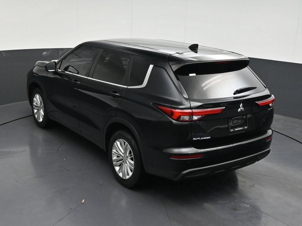 2024 Mitsubishi Outlander ES
