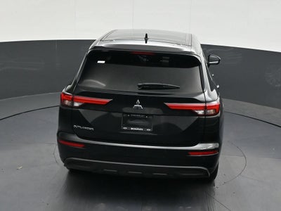 2024 Mitsubishi Outlander ES
