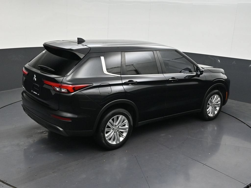 2024 Mitsubishi Outlander ES