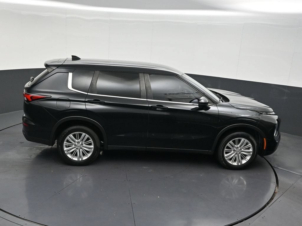 2024 Mitsubishi Outlander ES