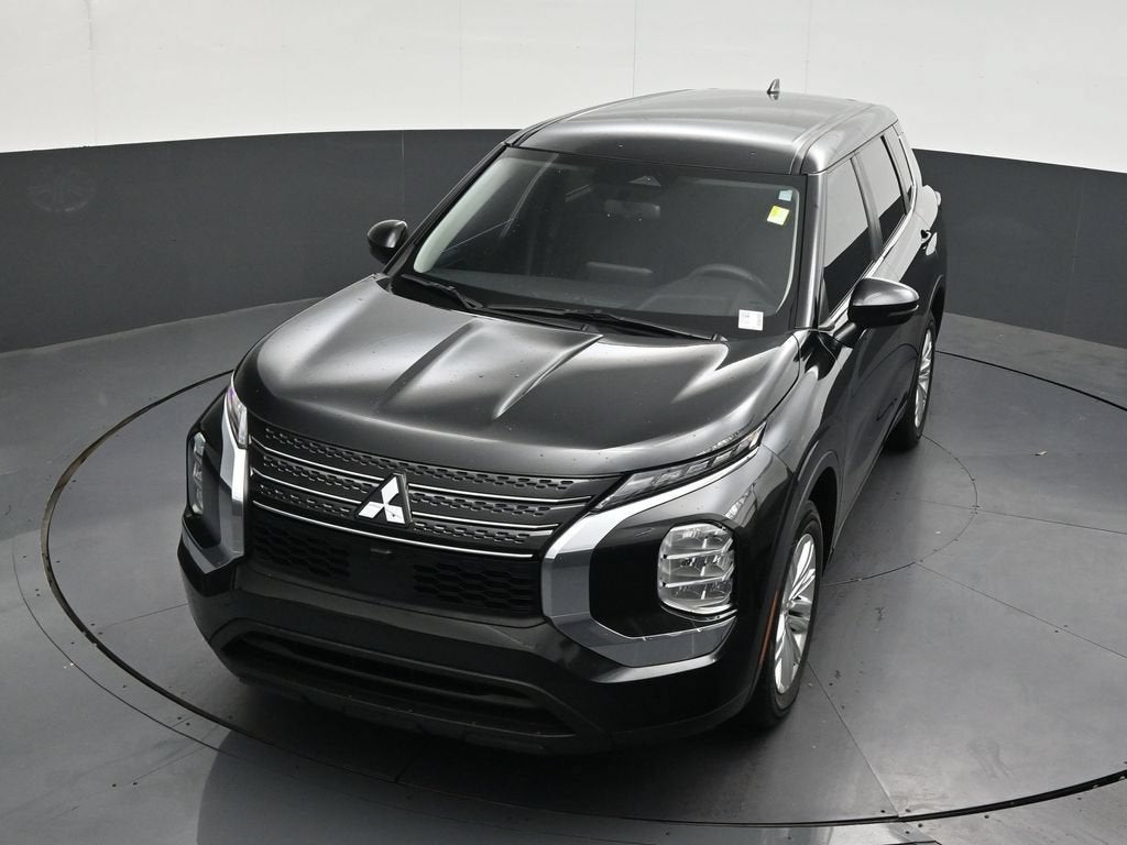 2024 Mitsubishi Outlander ES