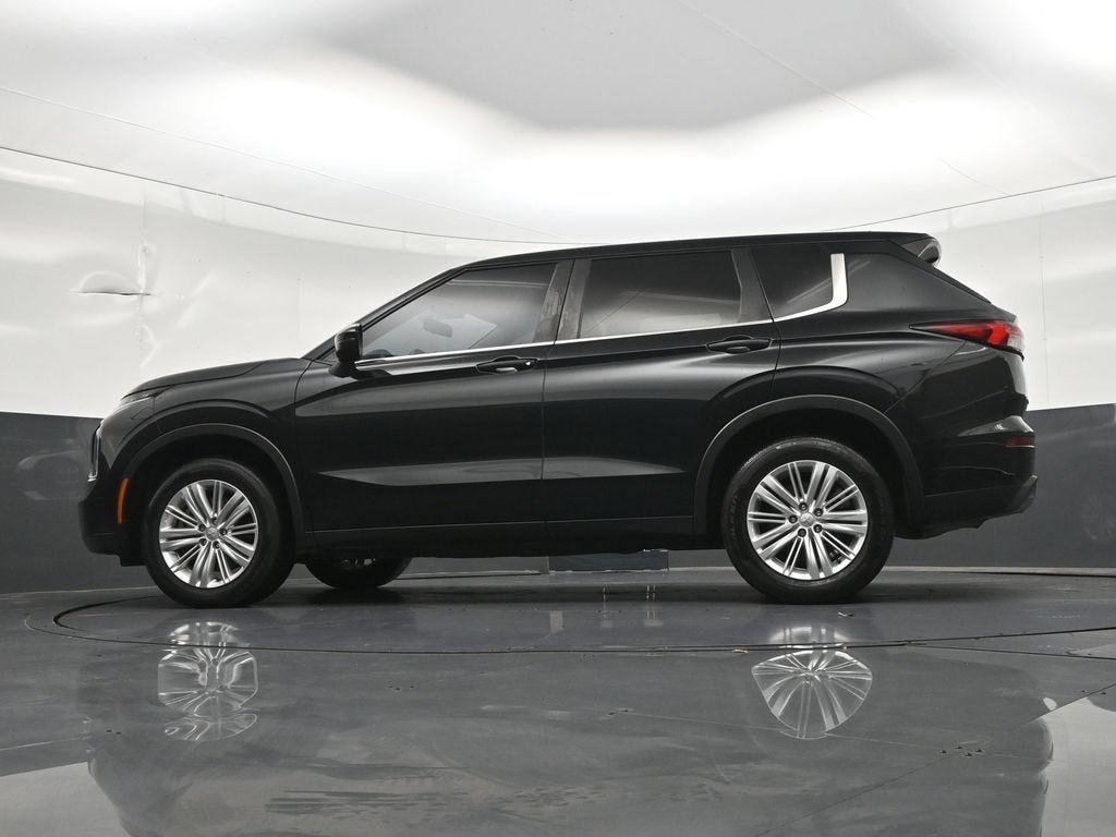 2024 Mitsubishi Outlander ES