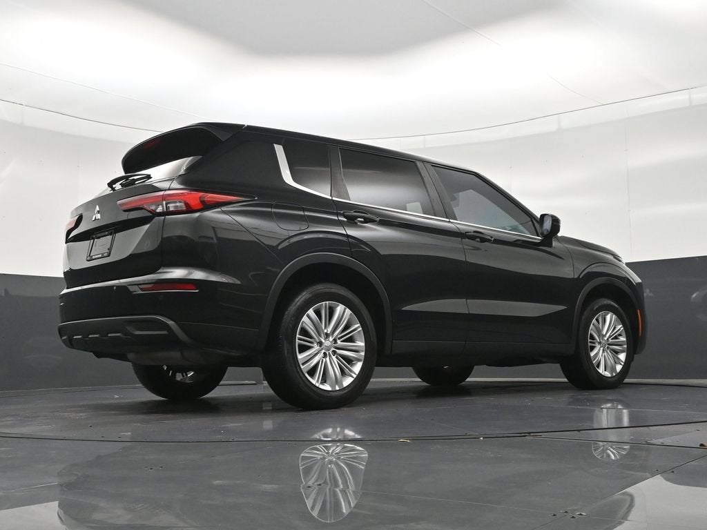 2024 Mitsubishi Outlander ES