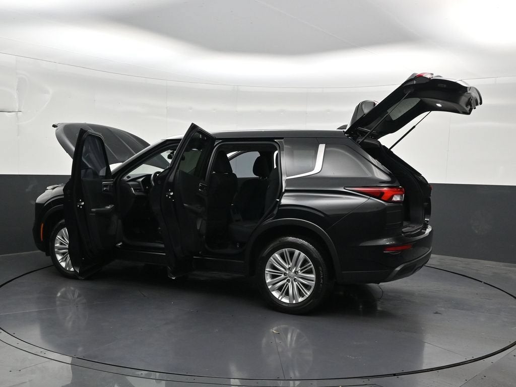 2024 Mitsubishi Outlander ES