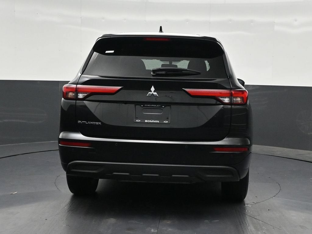 2024 Mitsubishi Outlander ES