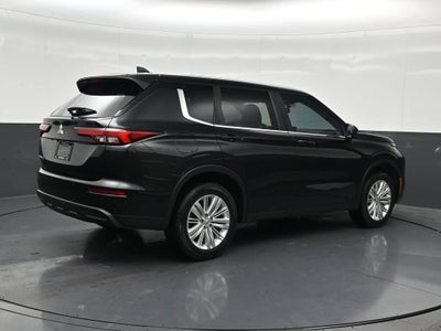 2024 Mitsubishi Outlander ES