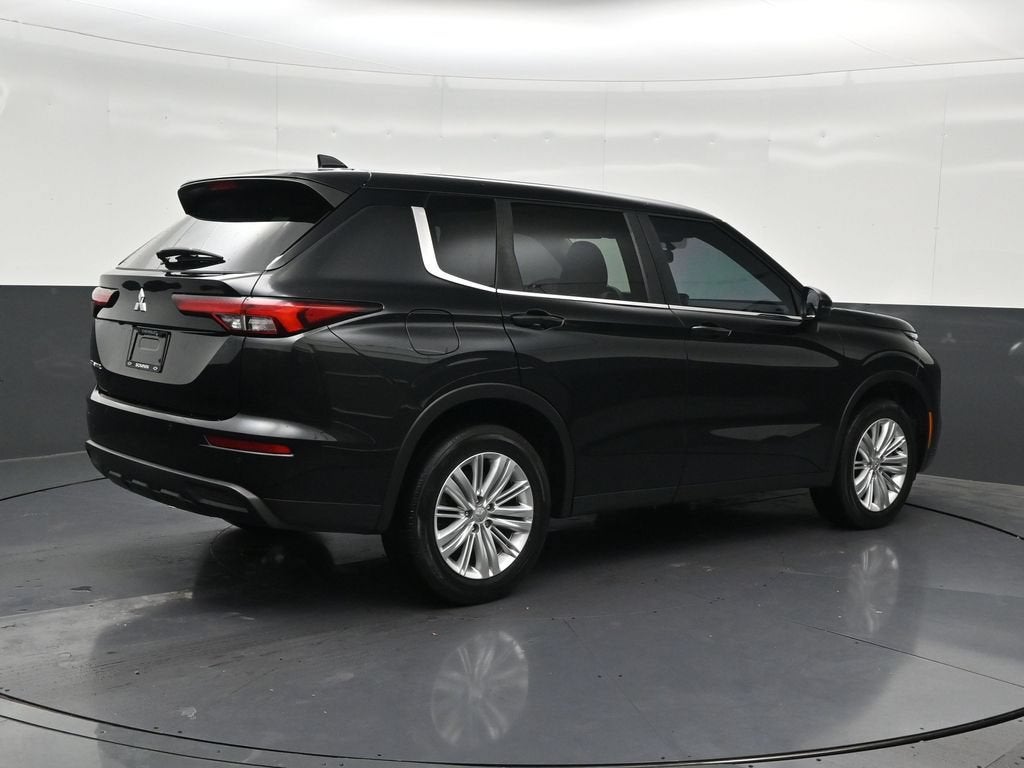 2024 Mitsubishi Outlander ES