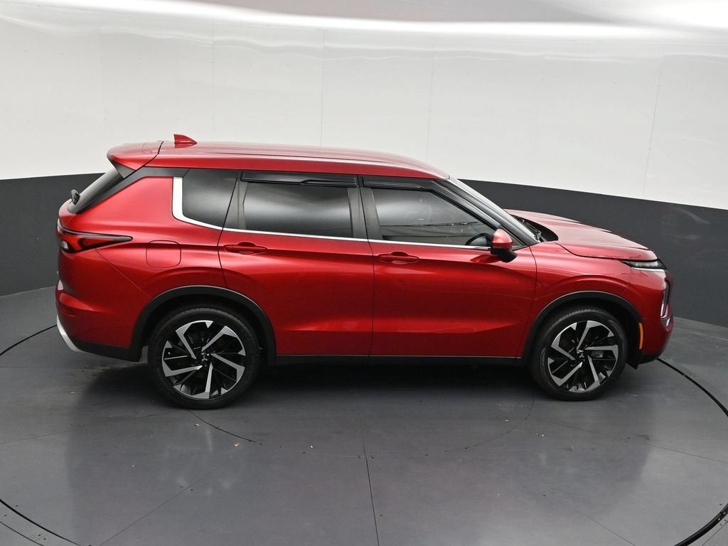 2023 Mitsubishi Outlander SE