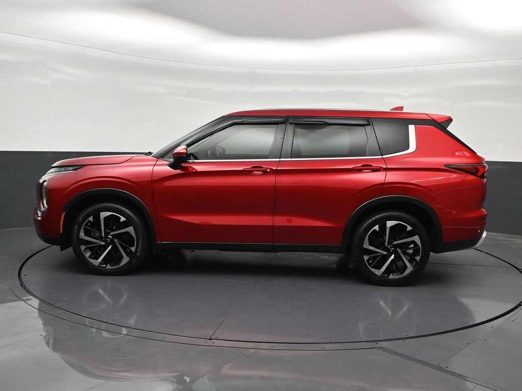 2023 Mitsubishi Outlander SE