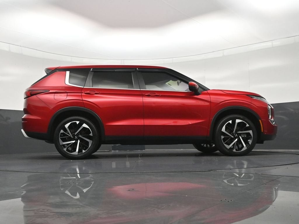 2023 Mitsubishi Outlander SE