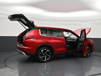 2023 Mitsubishi Outlander SE