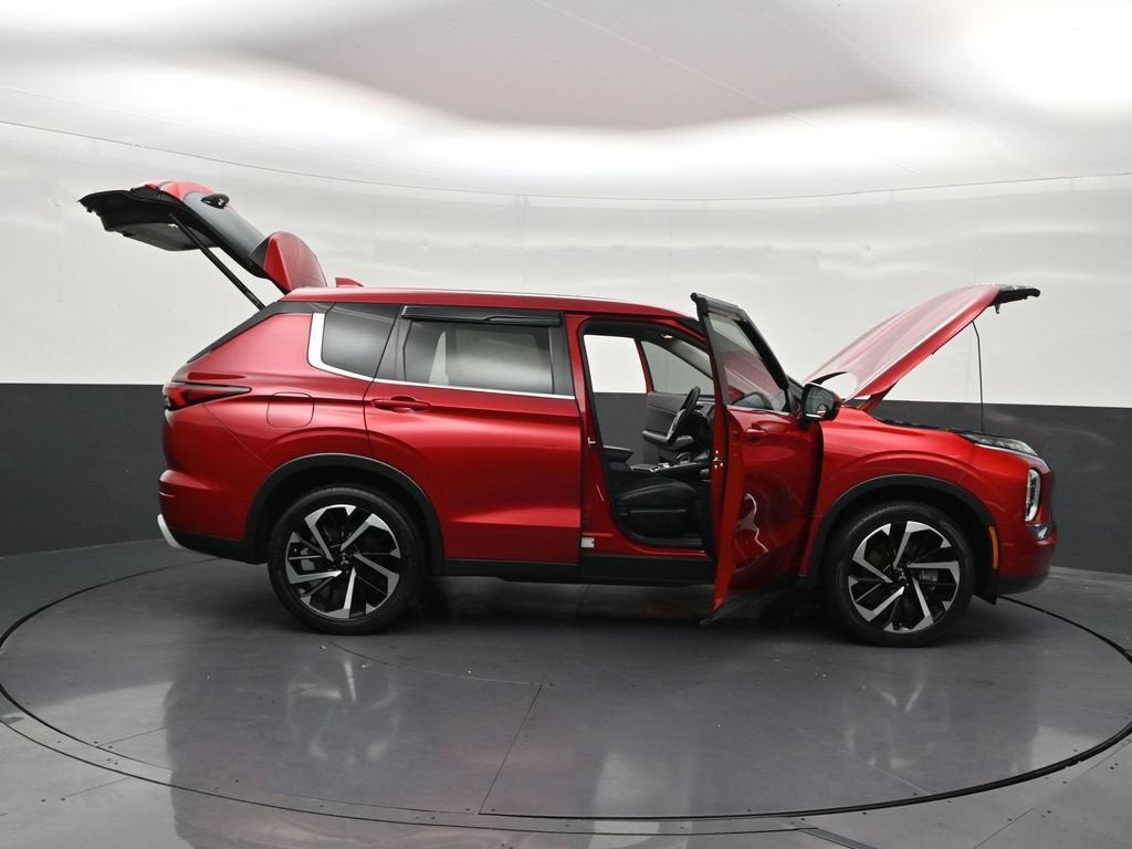 2023 Mitsubishi Outlander SE