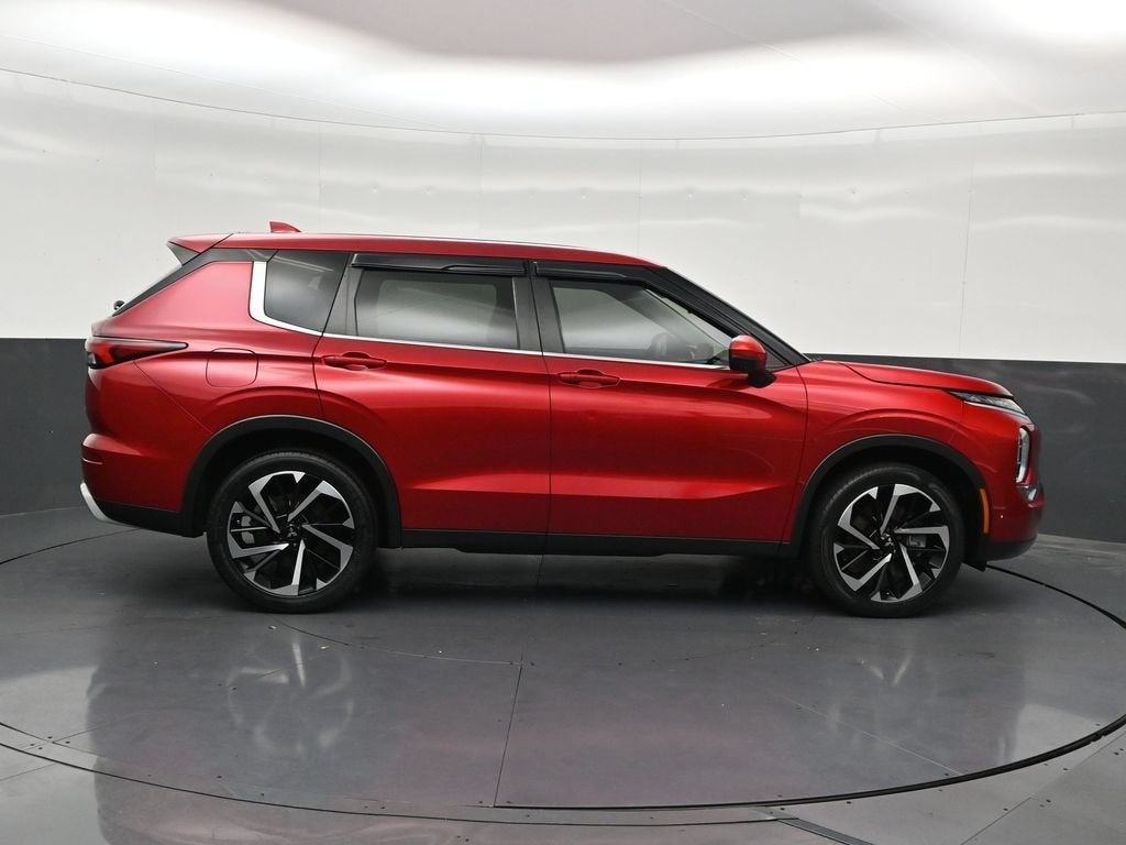 2023 Mitsubishi Outlander SE