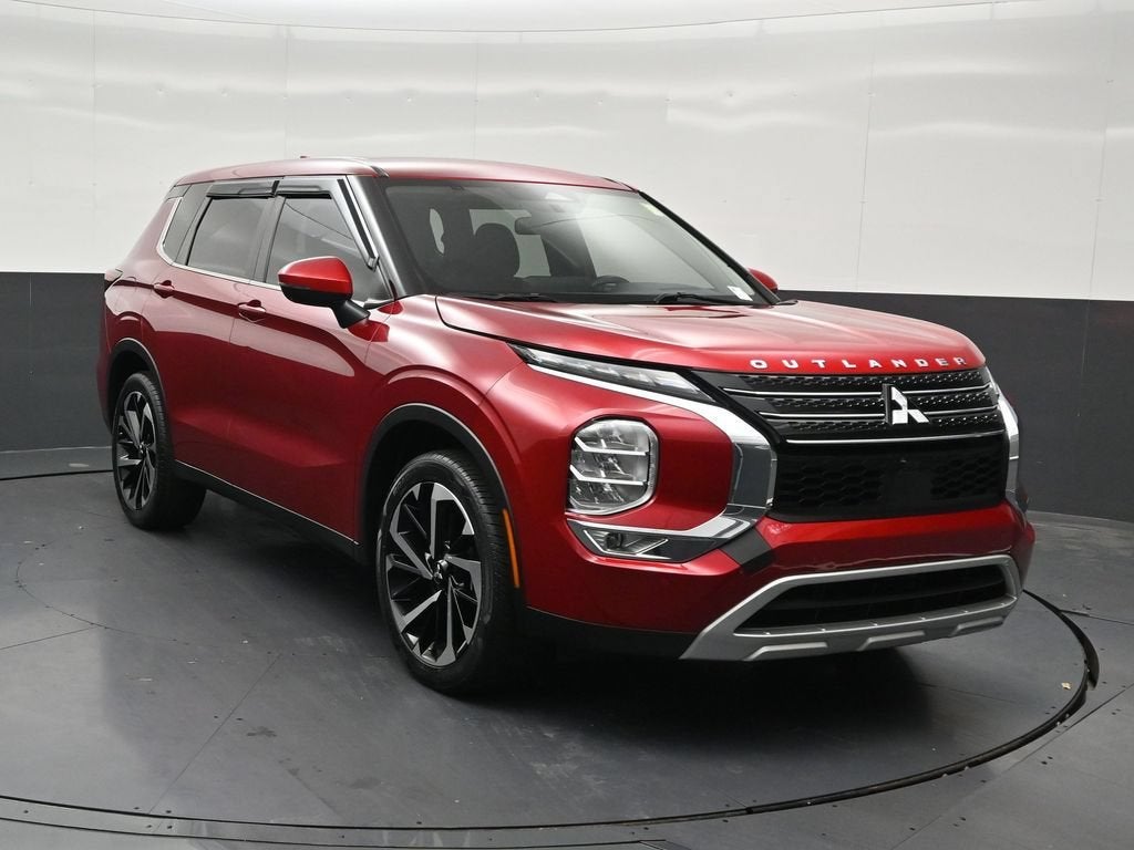 2023 Mitsubishi Outlander SE
