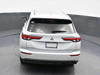 2024 Mitsubishi Outlander ES