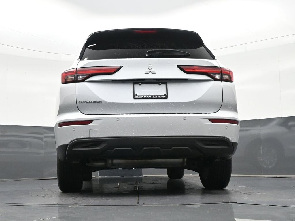 2024 Mitsubishi Outlander ES