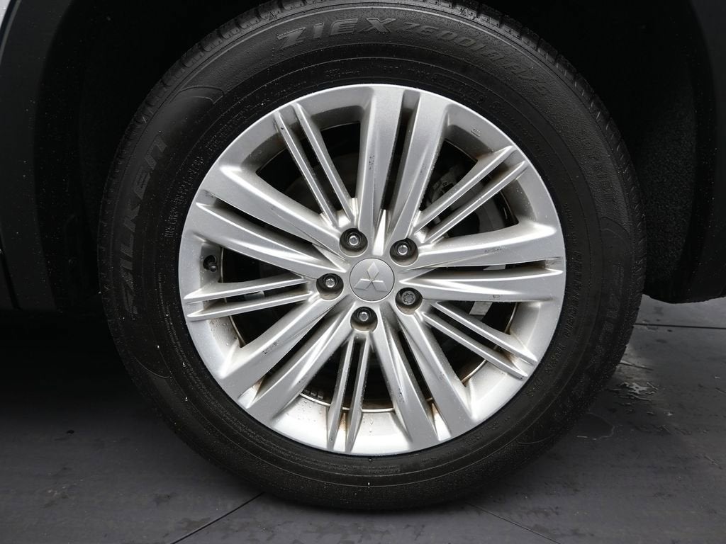 2024 Mitsubishi Outlander ES
