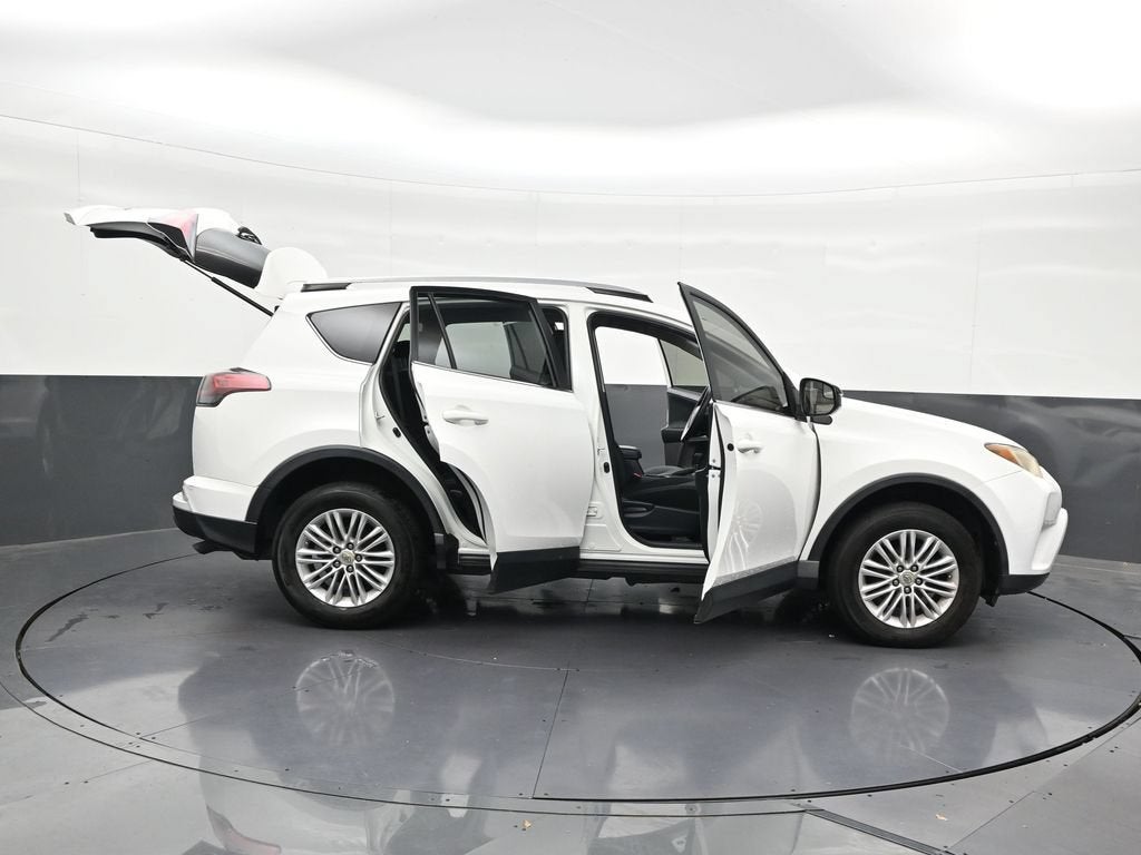 2017 Toyota RAV4 LE