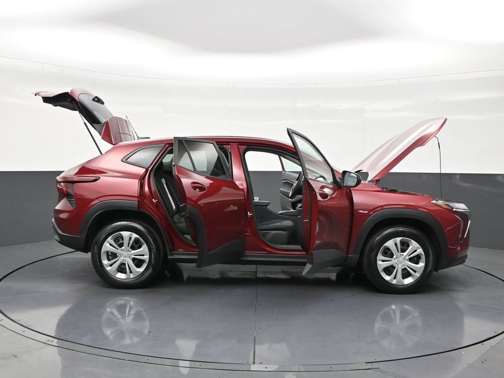 2025 Chevrolet Trax LS