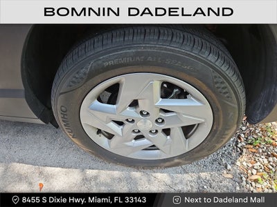 2024 Hyundai Kona SE