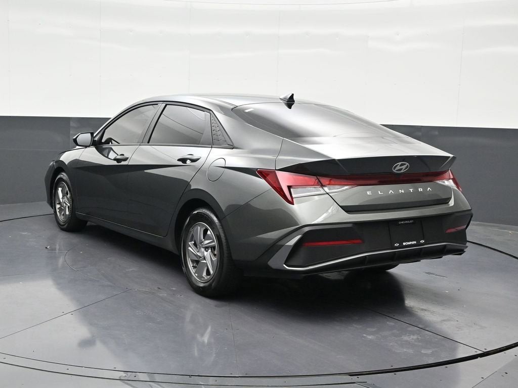 2025 Hyundai Elantra SE
