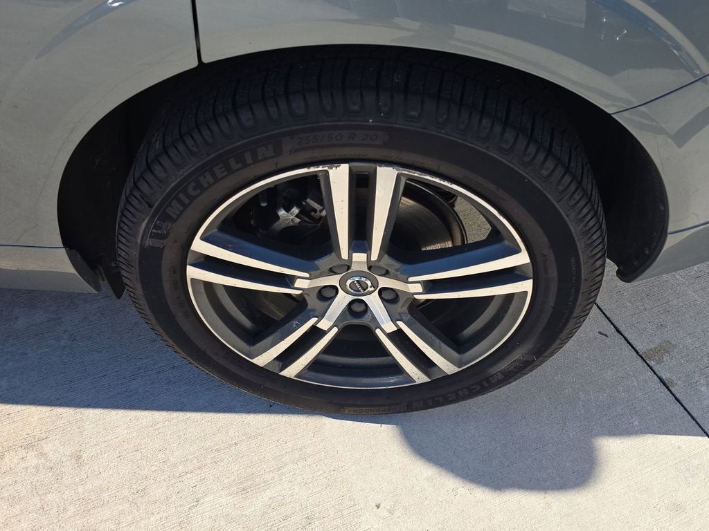 2019 Volvo XC60 Momentum