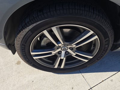 2019 Volvo XC60 Momentum