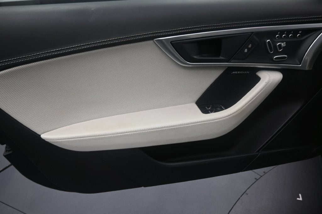 2021 Jaguar F-TYPE P300