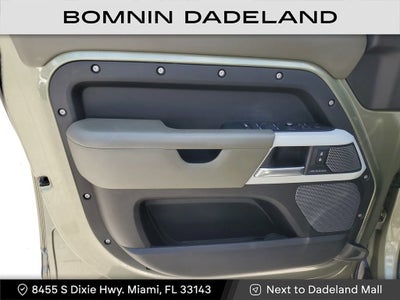 2020 Land Rover Defender SE