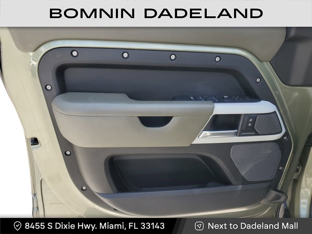 2020 Land Rover Defender SE