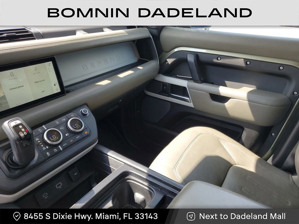 2020 Land Rover Defender SE