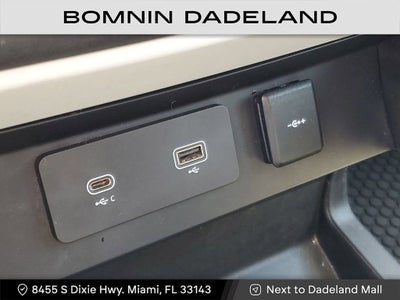 2020 Land Rover Defender SE