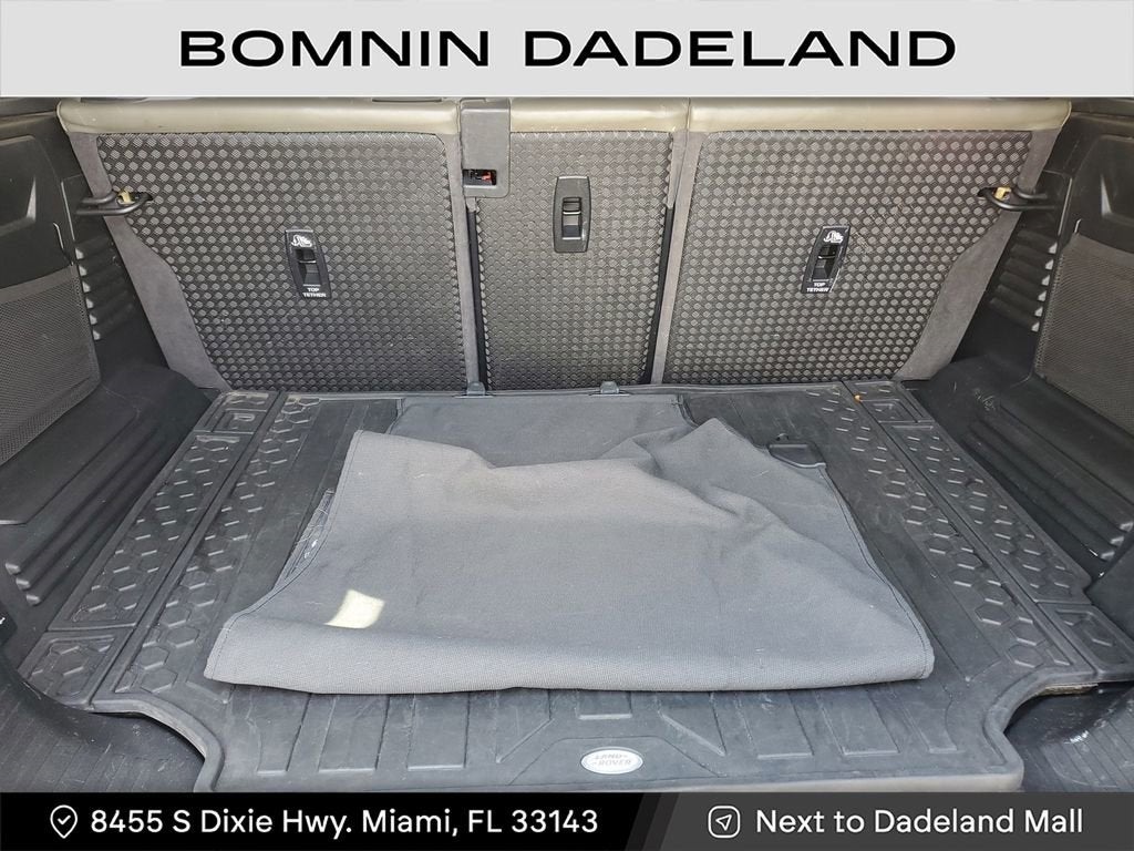 2020 Land Rover Defender SE