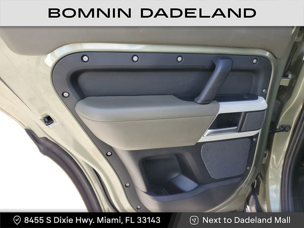 2020 Land Rover Defender SE