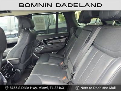 2023 Land Rover Range Rover SE