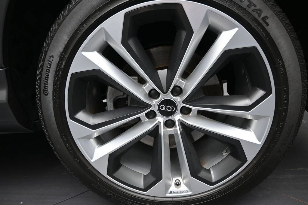 2023 Audi Q7 Premium Plus